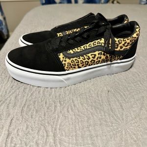 Women’s Size 6 Cheetah Low Top Vans Never Worn